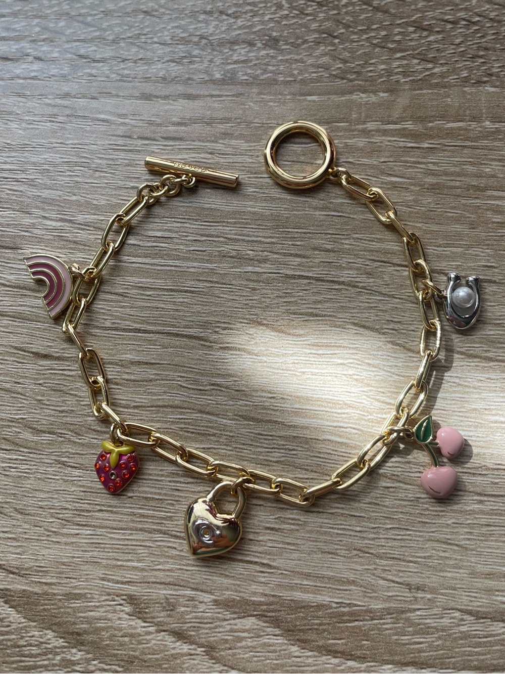 Coach Strawberry Cherry
Rainbow Heart Charm Bracelet